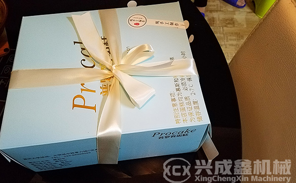 方形生日蛋糕盒逐漸流行與進(jìn)化，蛋糕盒成型機(jī)行業(yè)發(fā)展的思考